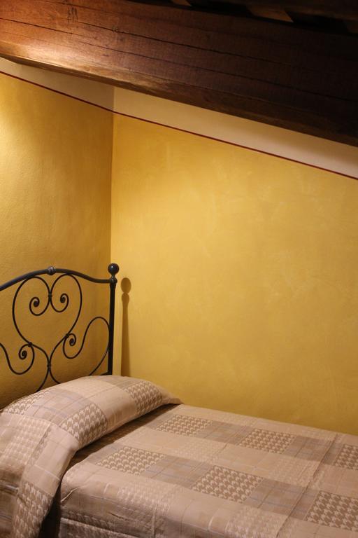 Agriturismo Casale La Palombara Cerreto di Spoleto Habitación foto